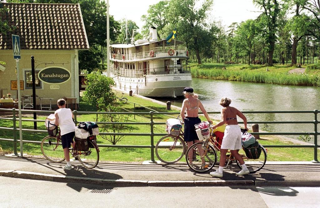 Stf Glasbruket Hostel & Apartments Borensberg Esterno foto